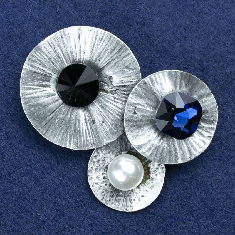 Clearance! Brooch with Crystals and Bead, Silver-Tone Metal 55x45mm +