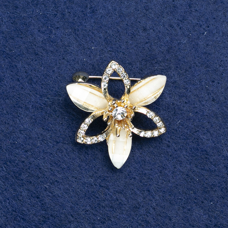 Clearance! Flower Brooch gold-tone metal, crystals and white rhinestones 27mm +