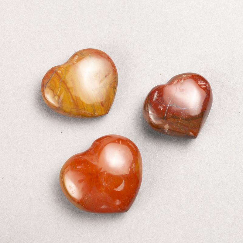 Souvenir Stone Heart Red Jasper, assorted sizes 35x40mm+- (per 100g)