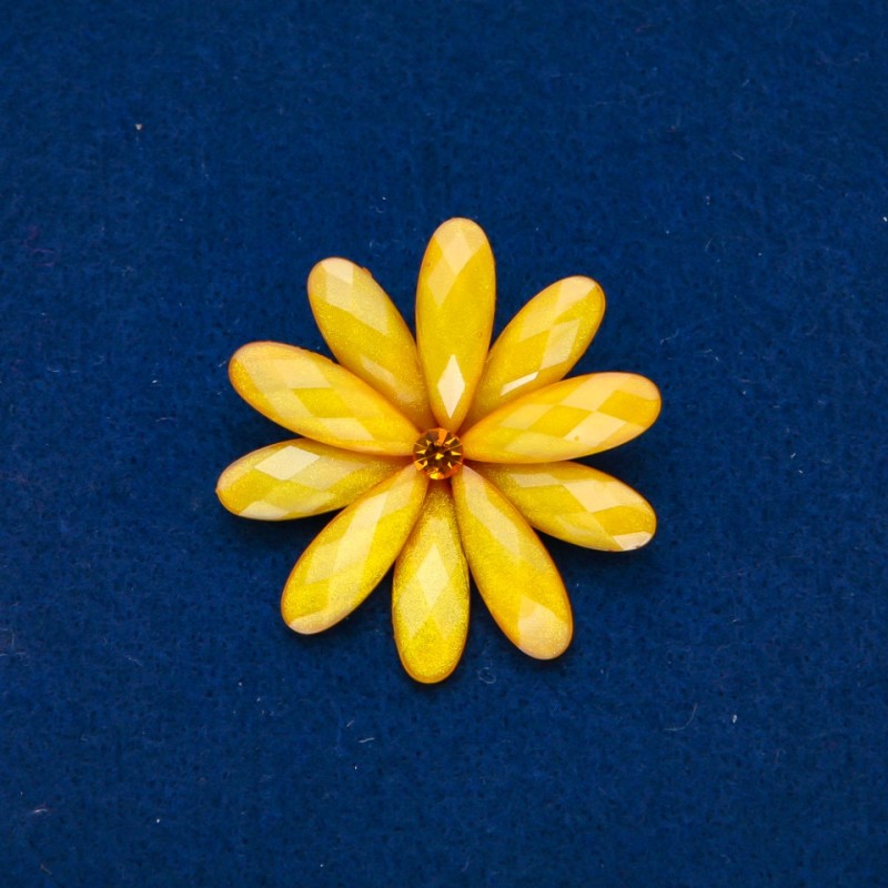 Flower Brooch, yellow grey metal 48mm +