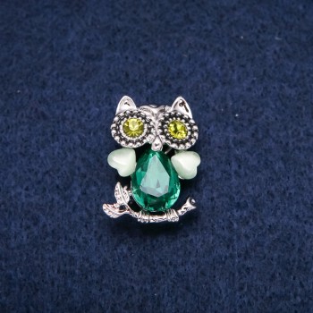 Owl Brooch with Cat's Eye Stone and Green Crystals, Silver-Tone Metal 19x28mm