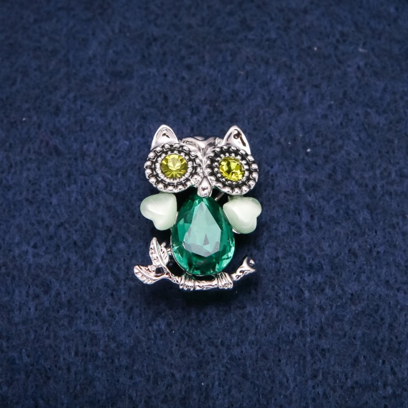 Owl Brooch with Cat's Eye Stone and Green Crystals, Silver-Tone Metal 19x28mm