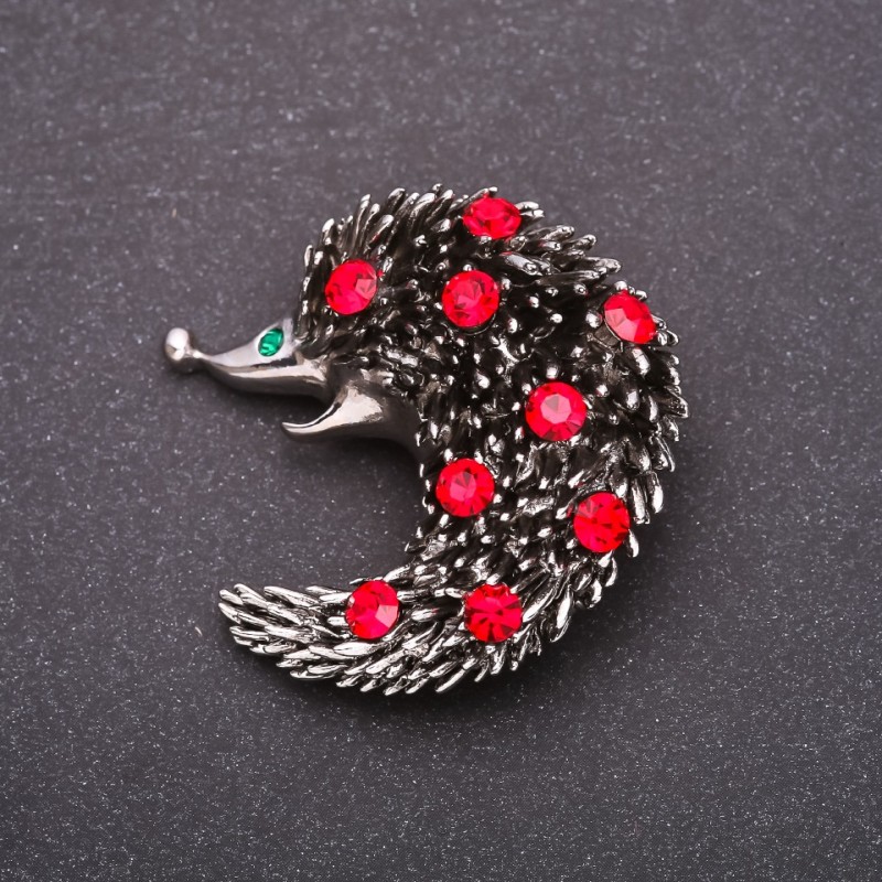 Brooch with Red Rhinestones 42x42mm, Yellow Metal
