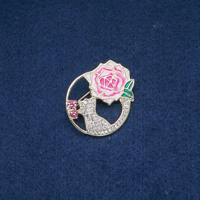 Kitten with Flower Brooch, multicolour enamel, white rhinestones, gold-tone metal 36x30mm +