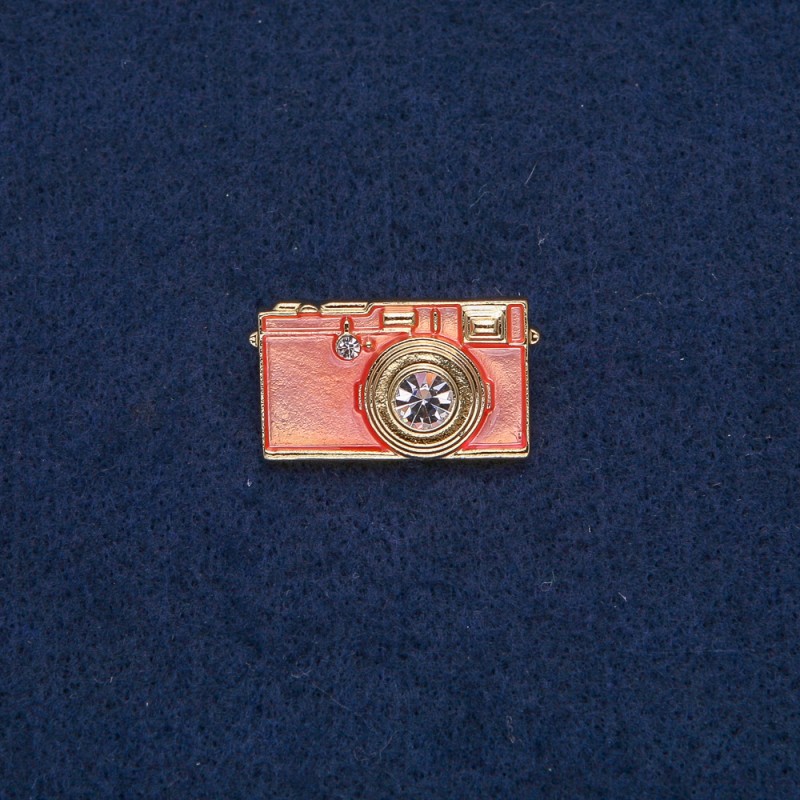 Brooch Camera gold-tone metal with pink enamel and white stones 30×17 mm +