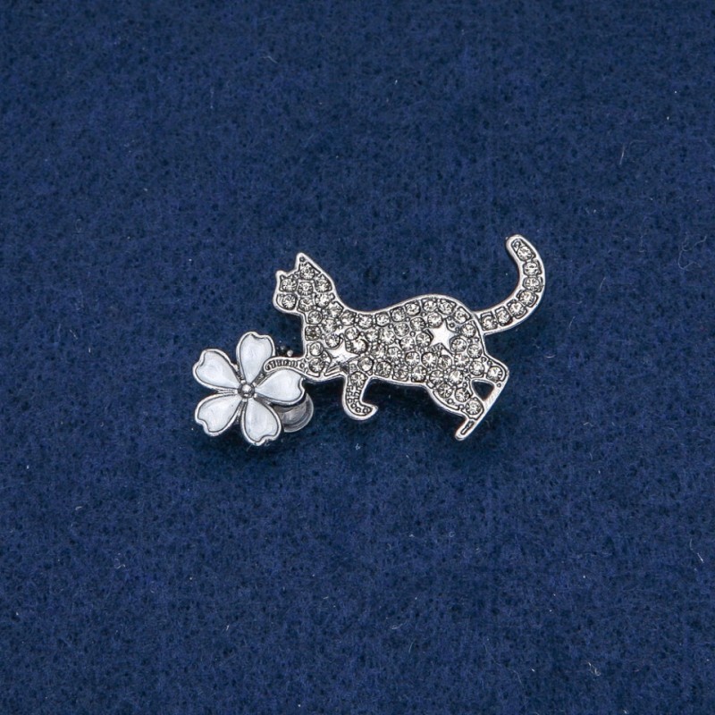 Brooch Kitten with Flower, Grey Rhinestones, White Enamel, Silver-Tone Metal 40x25mm +