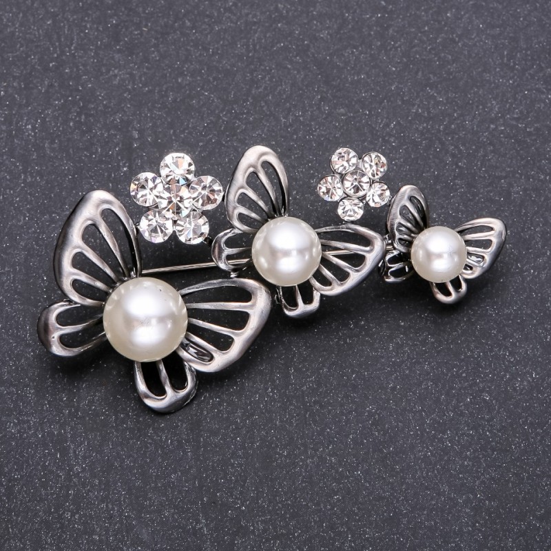 Brooch Butterfly Garlands with White Beads 65x32mm Metal