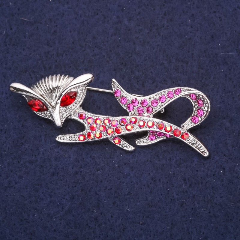 Fox Brooch with Red Rhinestones 53×20mm, silver-tone metal