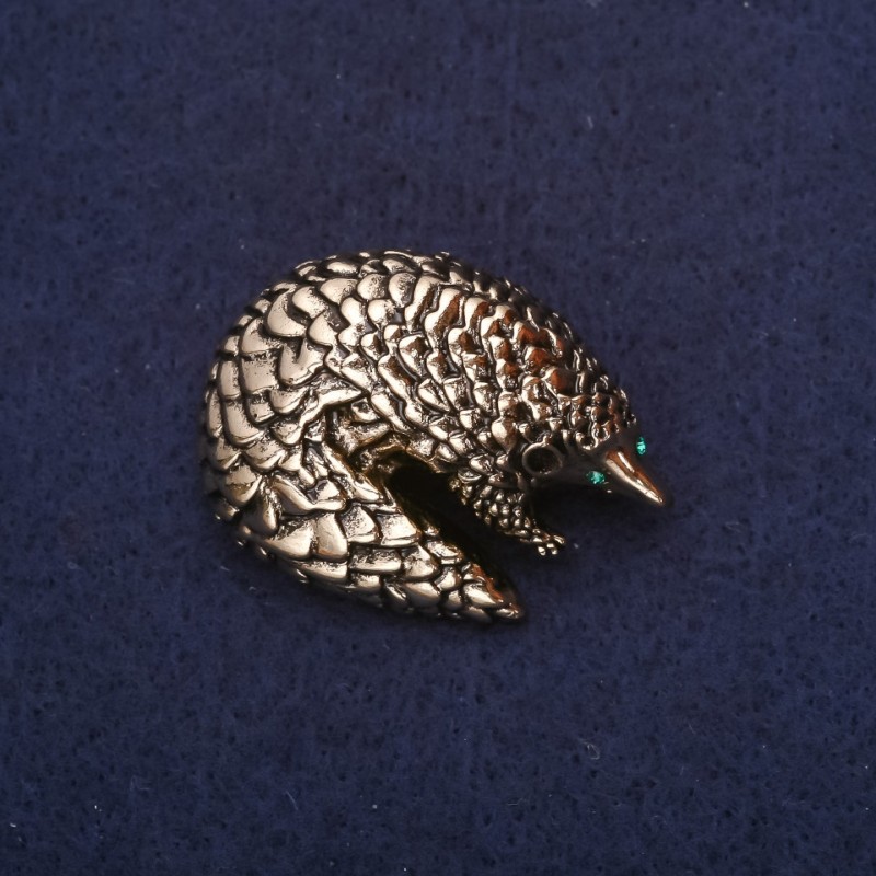 Pangolin Brooch 38x28mm Yellow Metal