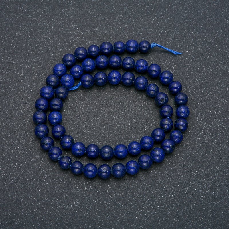 Lapis lazuli beads on thread, smooth round beads 7mm dia. ±, length 38cm ±