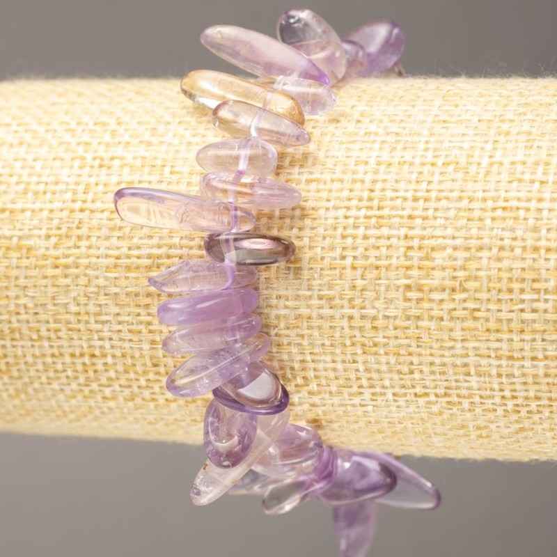 Elastic bracelet with natural Amethyst chips "needle" d 11-24×3-7(±)mm, circumference 16-17cm+