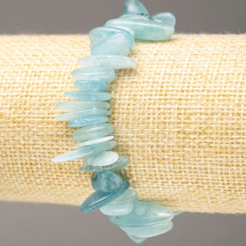 Bracelet of natural aquamarine, small shard "needle" on elastic, diameter 10-25×3-6(±)mm, wrist circumference 18cm