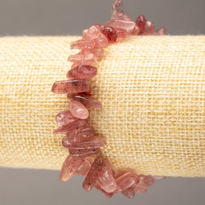 Bracelet made from natural stone Strawberry Quartz chip "needle" on elastic, d 8-18×3-5(±)mm, length 18cm