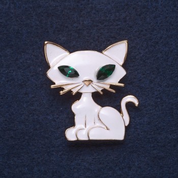 Brooch "Cat" white enamel metal colour gold 3.5×3 cm