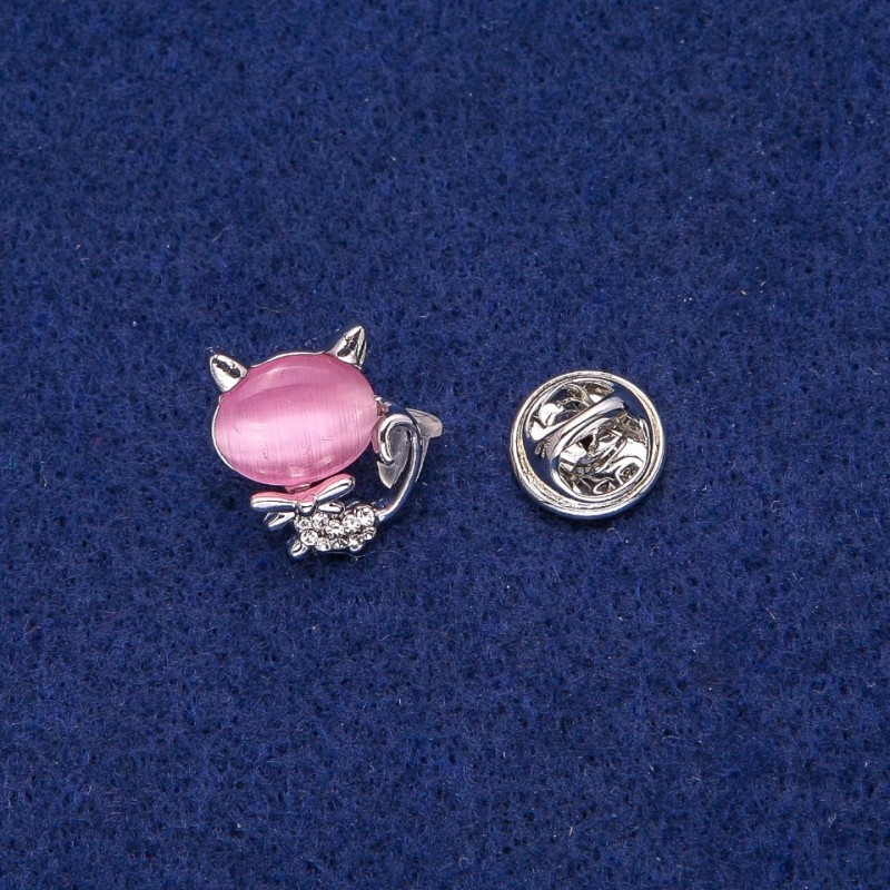 Cat Brooch with Cat's Eye Cabochon and Rhinestones 16x17mm, silver-tone metal