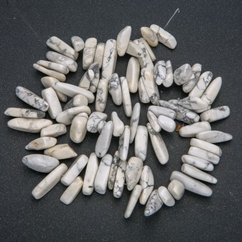 Kaholong chip bead on a thread “needle” shape, diameter 20×8mm, length 40cm +