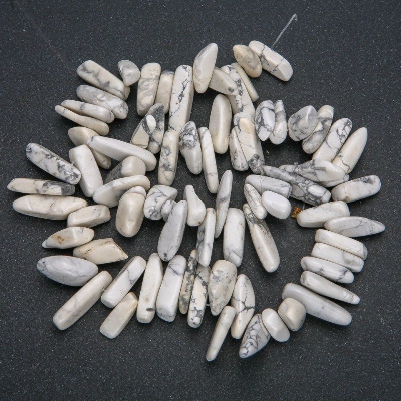 Kaholong chip bead on a thread “needle” shape, diameter 20×8mm, length 40cm +