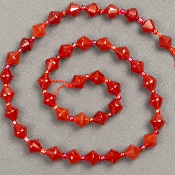 Carnelian Beads on Thread, Faceted Diamond-shaped 8x8mm, length 38cm +/- (seed bead insert 3x3mm)