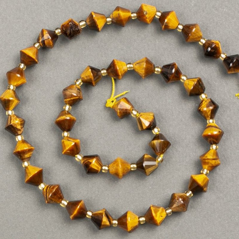 Tiger's Eye Beads on Thread, faceted diamond shape 8x8mm, length 38cm + - (seed bead 3x3mm inserts)