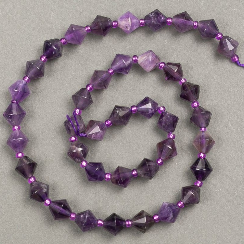 Amethyst Beads on Thread, faceted diamond-shaped, d 8.5 x 8.5 mm, thread length 38 cm ± (seed bead insert 3x3 mm)