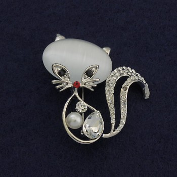 Brooch Cat Cat's Eye White with White Crystals 44x39 mm Silver Metal