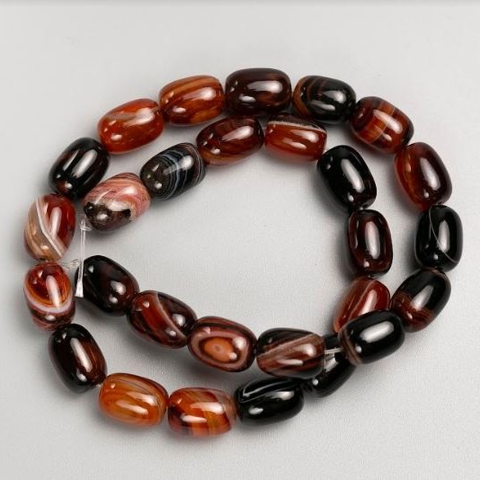 Agate Beads on thread, smooth barrel-shaped, 14x10mm, length 39cm
