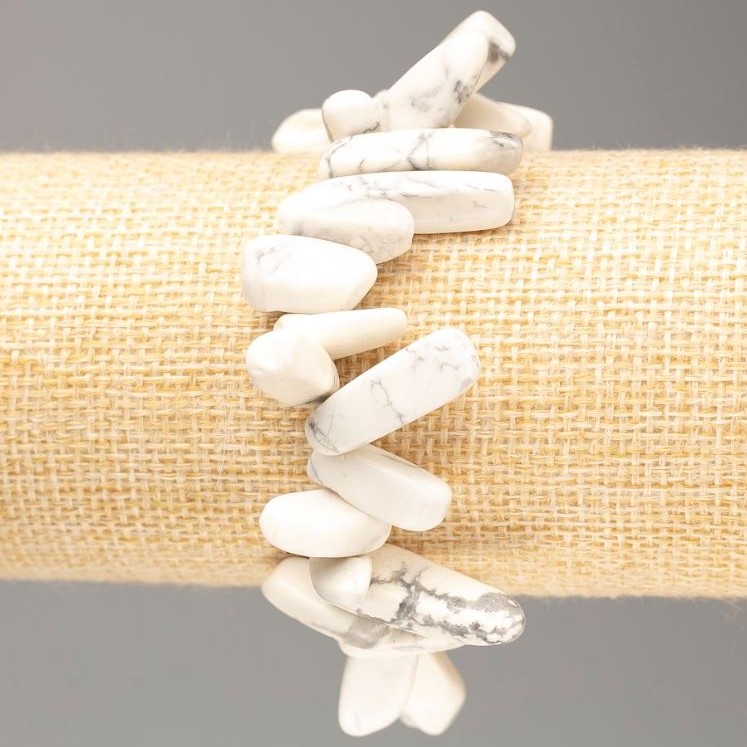 Cacholong Natural Stone Chip "Needle" Bracelet on Elastic, diameter 23x6-16x6mm+
