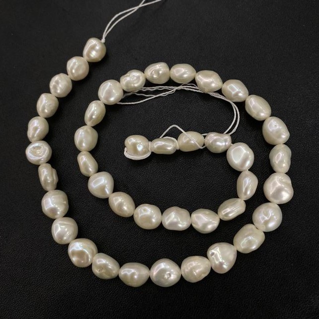 River Pearl Strand, Diameter 9x8mm, Length 40cm+- with Petrol Sheen