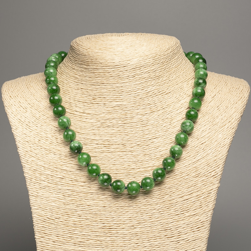 Green "Chrysoprase" Necklace, smooth beads, diameter 10mm+/-, length 50cm+/-, made from white nephrite jade (synth. dyed)