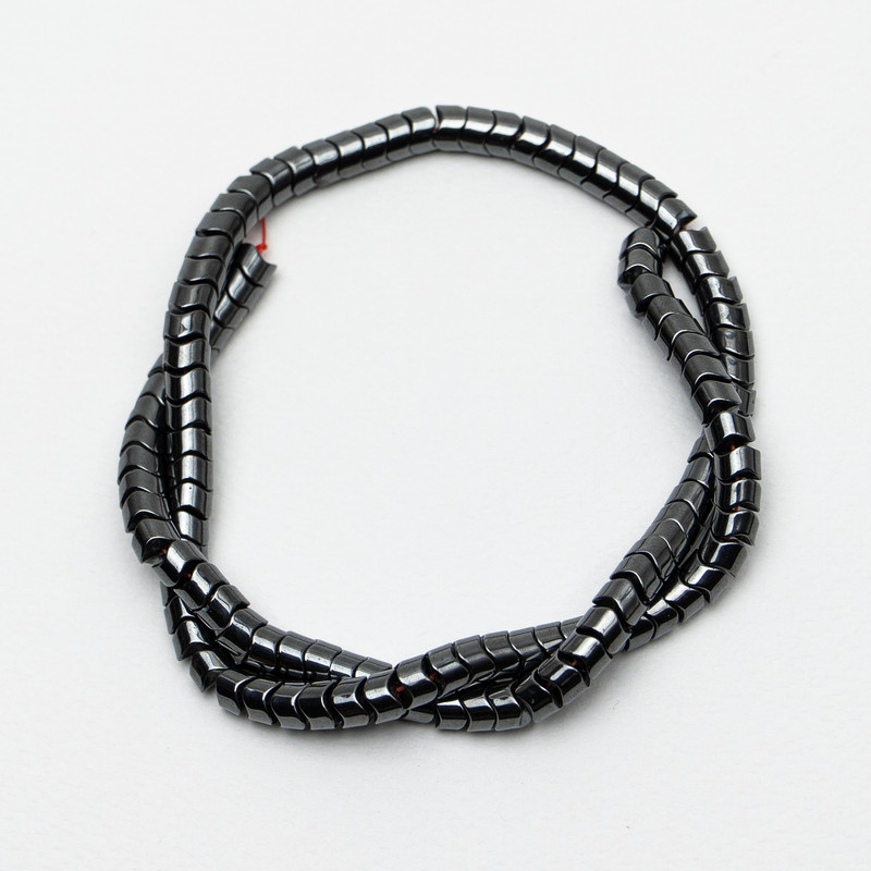 Hematite Zigzag Beads, diameter 6x4mm+-, length 39cm+- on thread