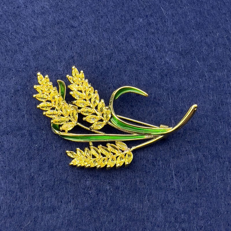 Brooch ‘Ears/Spikes’?