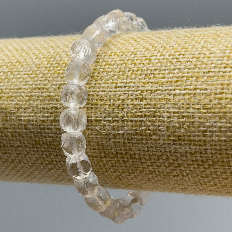 Bracelet Mountain Crystal natural stone faceted cube, diameter 7.5mm±, length 18cm (stretch)