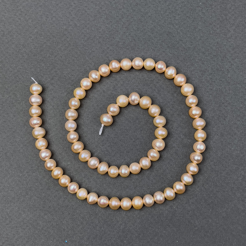 Peach river pearls on a thread d 6-7mm±, length 37cm±