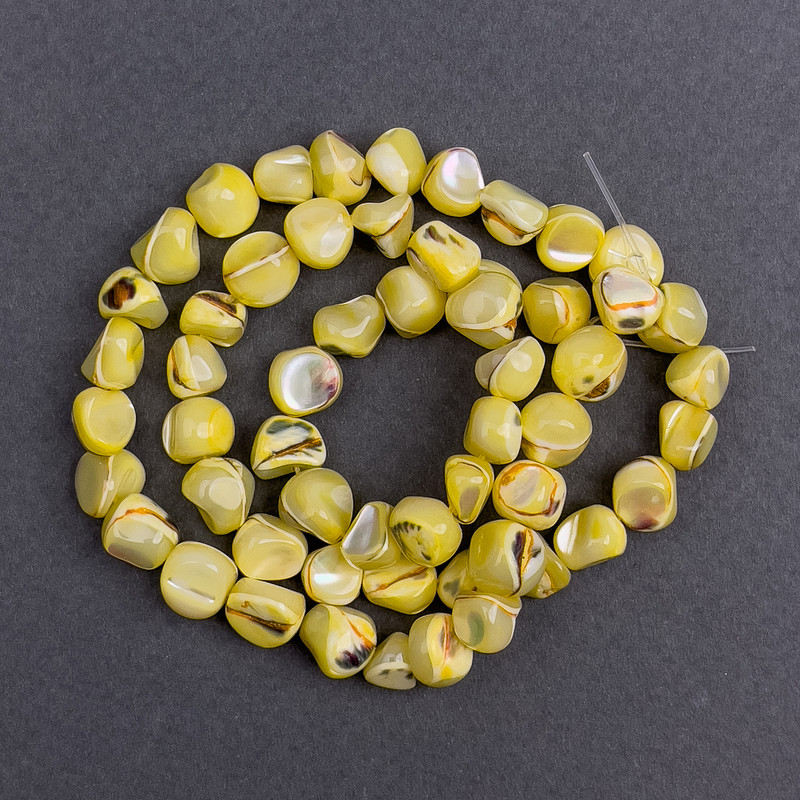 Beads, tinted Mother-of-Pearl Yellow faceted, 8×6 mm, 41 cm length on thread