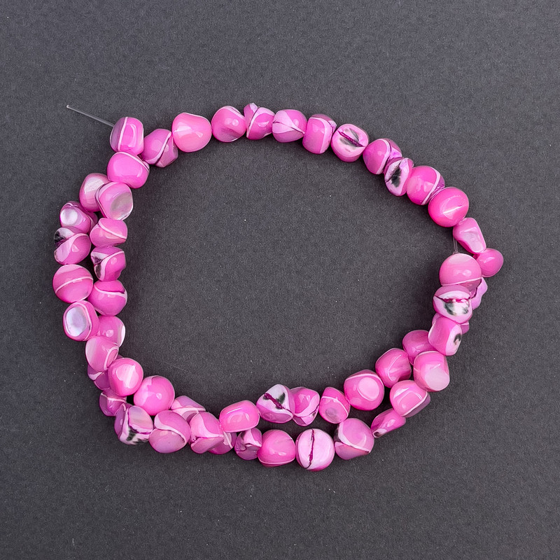 Tinted Mother-of-Pearl Beads Raspberry Chip, diameter 8x6mm+/-, length 41cm+/- on fishing line