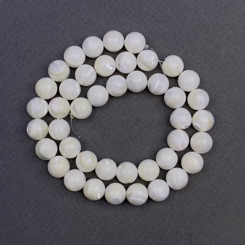 Mother-of-Pearl Smooth Round Beads, diameter 9mm+/-, length 39cm+/- on fishing line