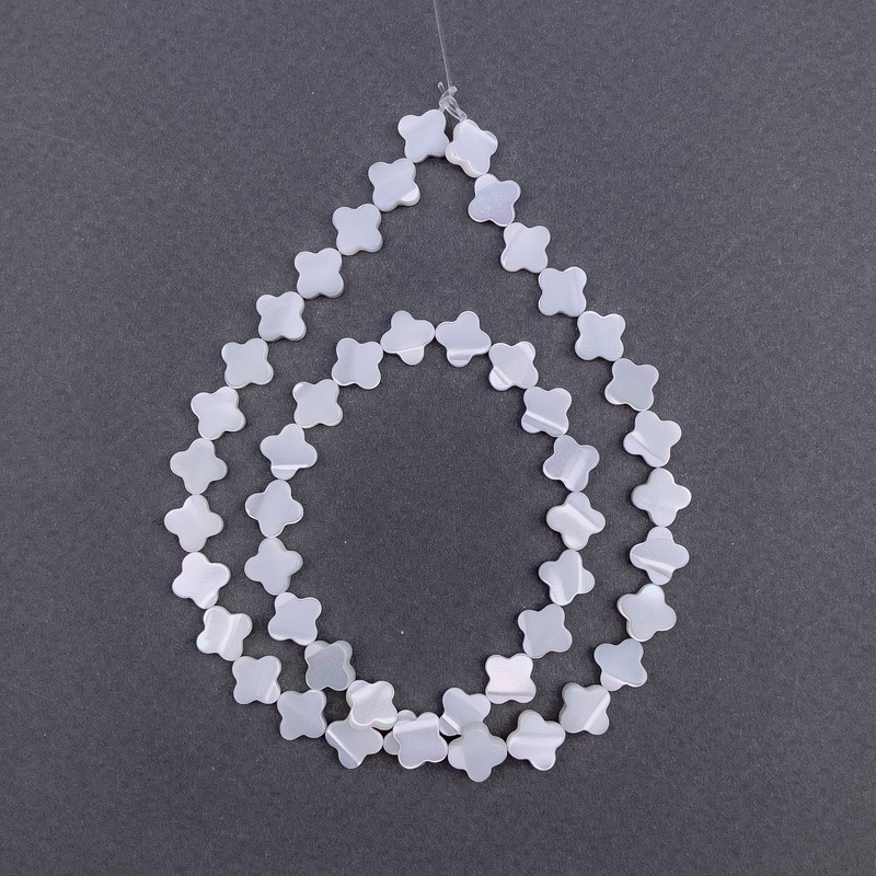Mother-of-Pearl Clover Beads, size 8x2.5mm+-, length 39cm+- on fishing line