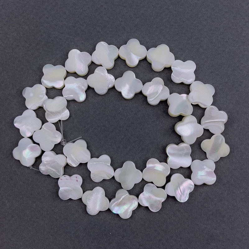 Mother-of-Pearl Clover Beads, diameter 10x2.5mm+/-, length 39cm+/- on fishing line
