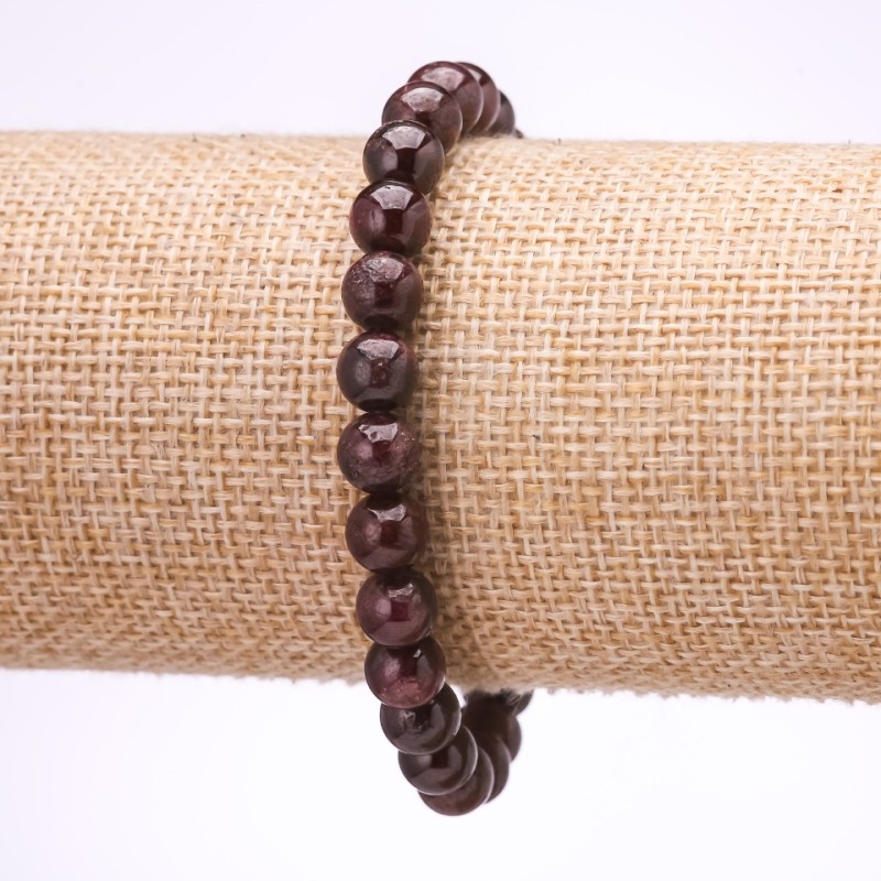 Bracelet with Garnet stones smooth beads 7mm diameter, 18cm length on elastic