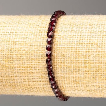 Garnet Bracelet natural stone faceted cube, diameter 4mm+-, length 18cm (stretch)
