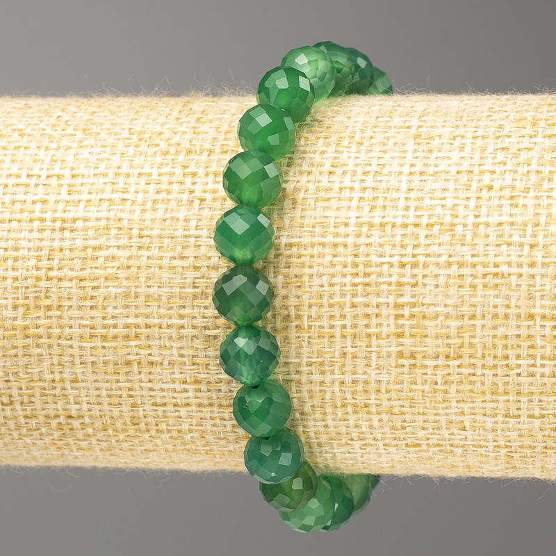Bracelet of natural chrysoprase, faceted round beads, 8mm diameter ±, length 18cm (stretch)