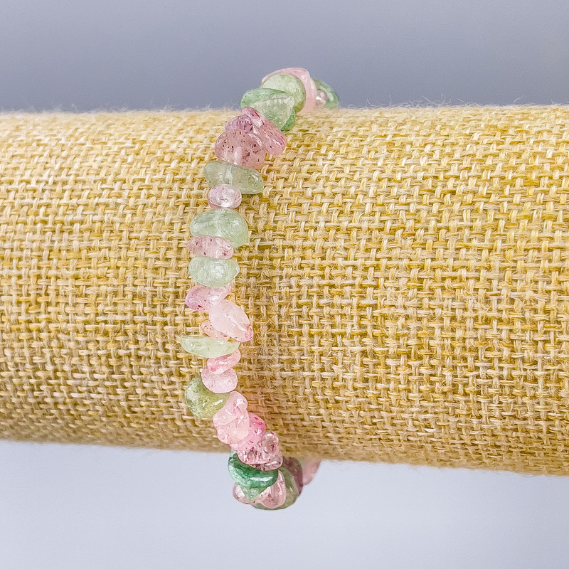 Bracelet made from Quartz natural stone mix, chipped, diameter 7×3mm±, length 18cm (stretch)