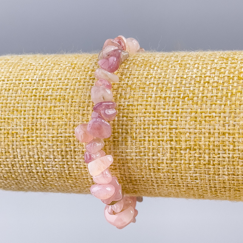 Turquoise-toned? Wait: The material is tourmaline quartz natural stone chip, diameter 8x3mm +-, length 18cm (stretch).
