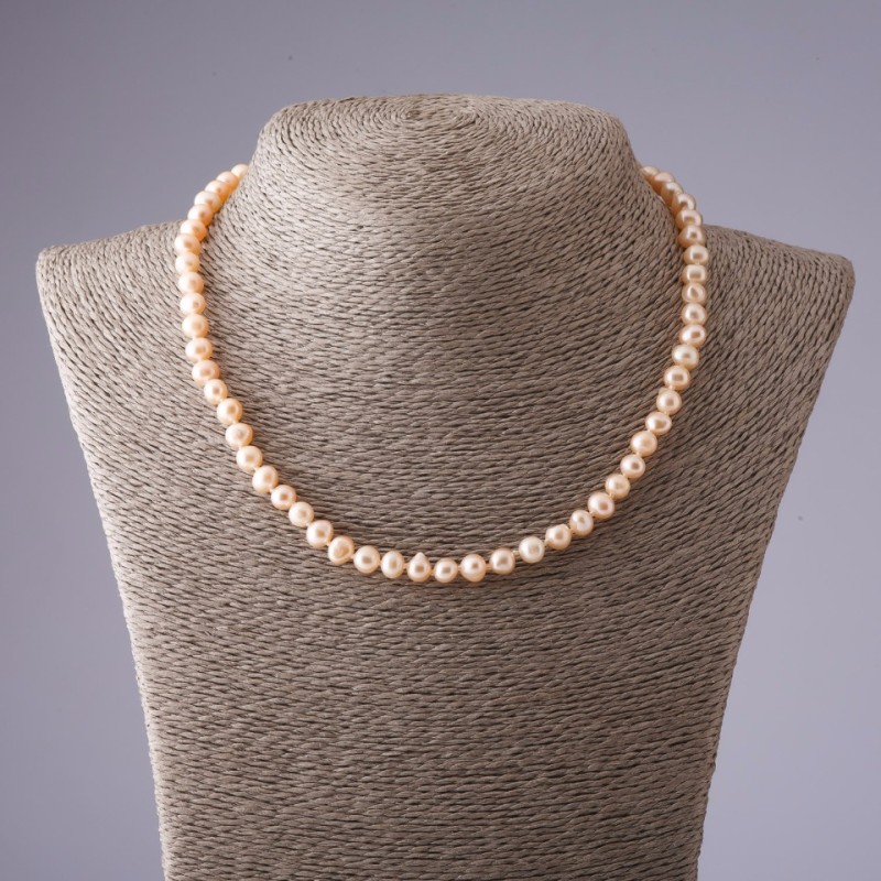 Necklace of pink freshwater smooth pearls, diameter 6mm L 45cm