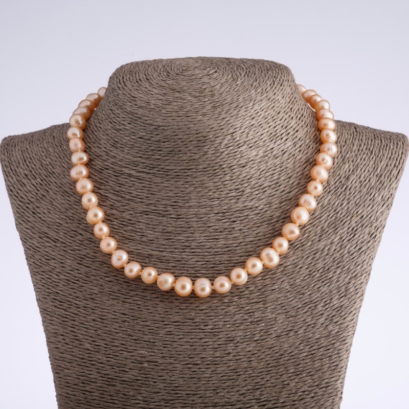 Necklace of pale pink freshwater pearls, diameter 9mm (±), length 45cm
