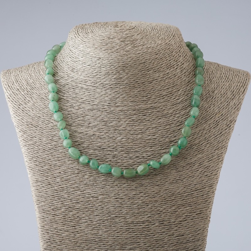 Necklace made of natural nephrite, round cabochon-cut, 9mm diameter (+/-), length 47 cm