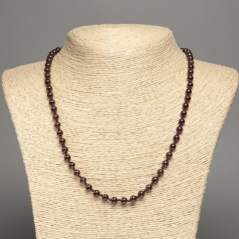 Natural Garnet Necklace with Smooth Round Beads, 5.5 mm diameter, 50 cm length (+/-)
