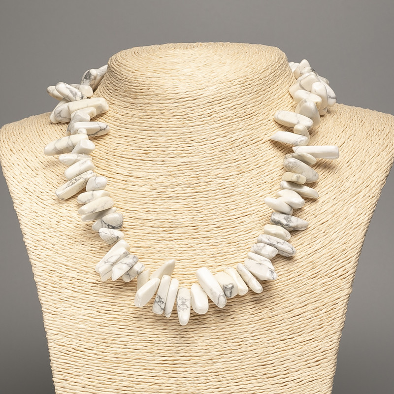 Necklace made from natural kahalynite stones (Kaholong) shard "needle", diameter 20x8mm, length 48cm +