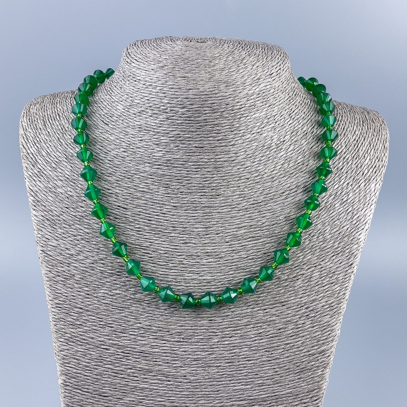 Chrysoprase Necklace with natural gemstone, diamond rhombus, 8x8mm dia, with 2.5mm seed beads, length 48cm +