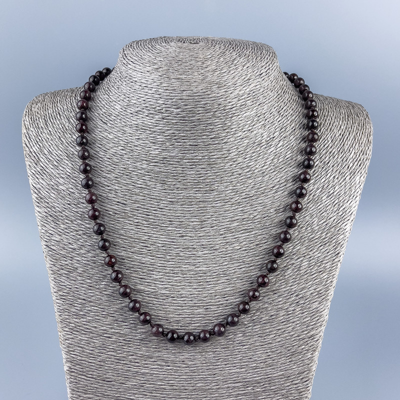 Garnet Necklace with Natural Stone, Smooth Round Beads, 6.5mm diameter, 48cm length